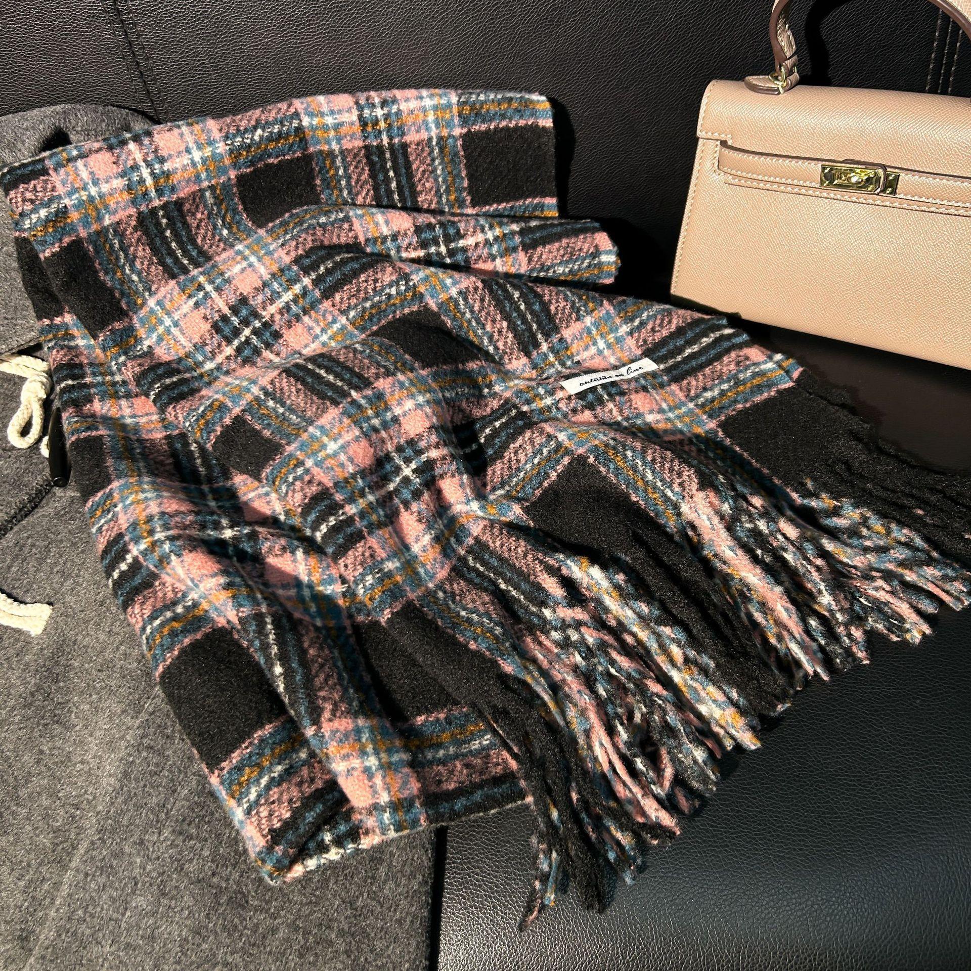 

Scarf women s winter high-end sense new thickened warm scarf retro literary plaid fringed shawl 40*230cm