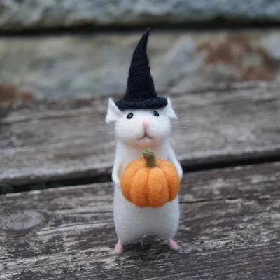 Creative Mini White Mouse Doll Halloween Mouse Hug Pumpkin Hair Needle Felt Mouse Toy Set Needle Punch Mini Desktop Ornament