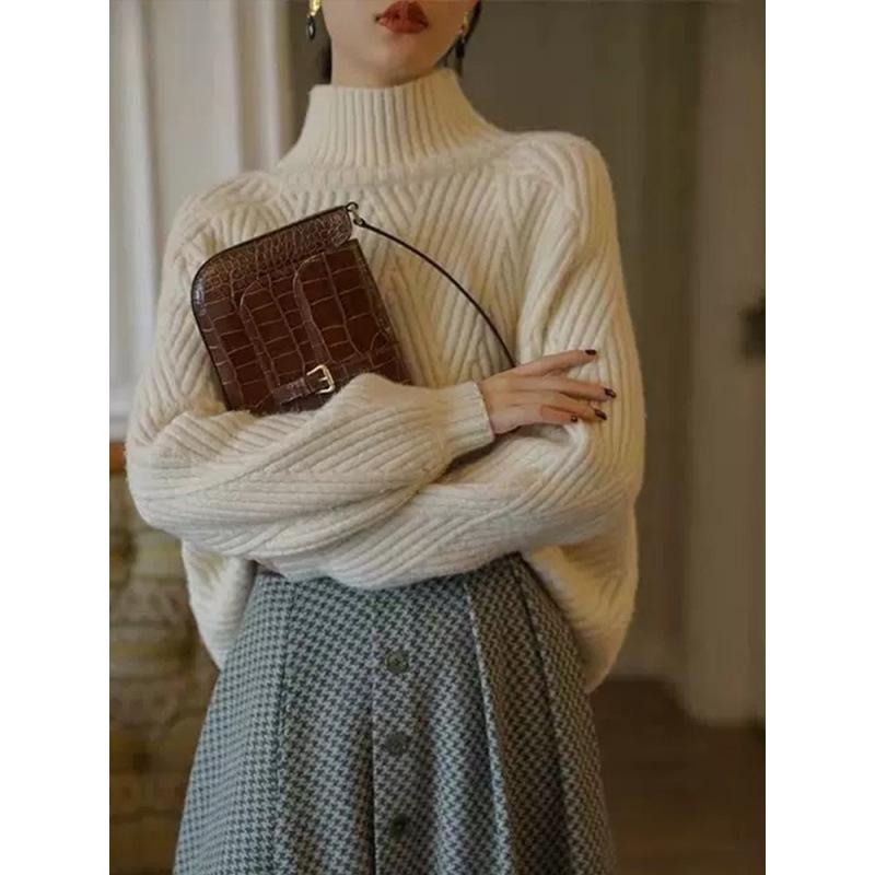 Women's Thick Knit High Neck Retro Sweater for Autumn and Winter.