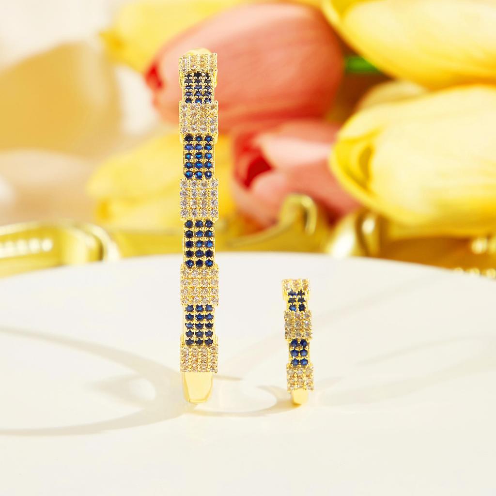 CMM Böhmisches grünes Armreif-Ring-Set Golden funkelnde Zirkonia Handaccessoires für trendigen Partyschmuck Frauen