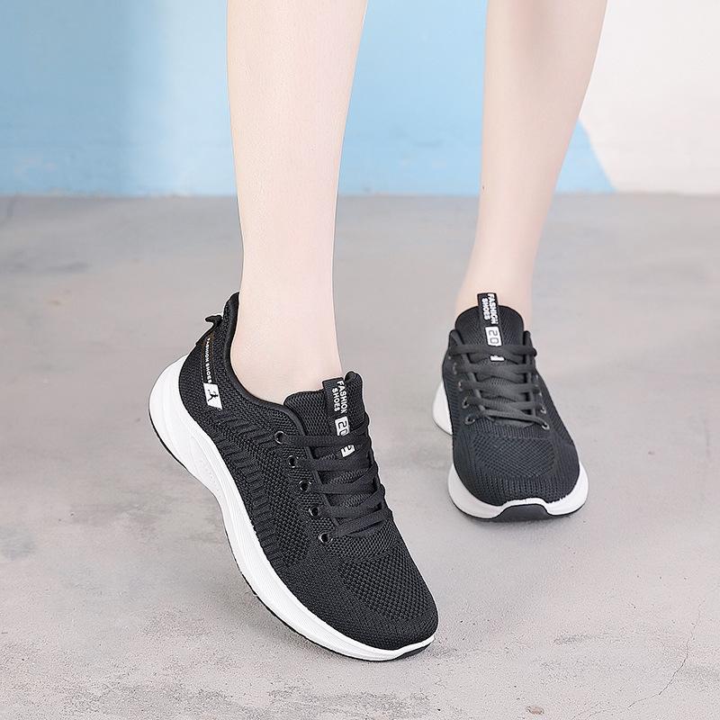 2026 spring new shoes women's soft-soled running shoes women's breathable and versatile sports shoes women's mother shoes are comfortable and