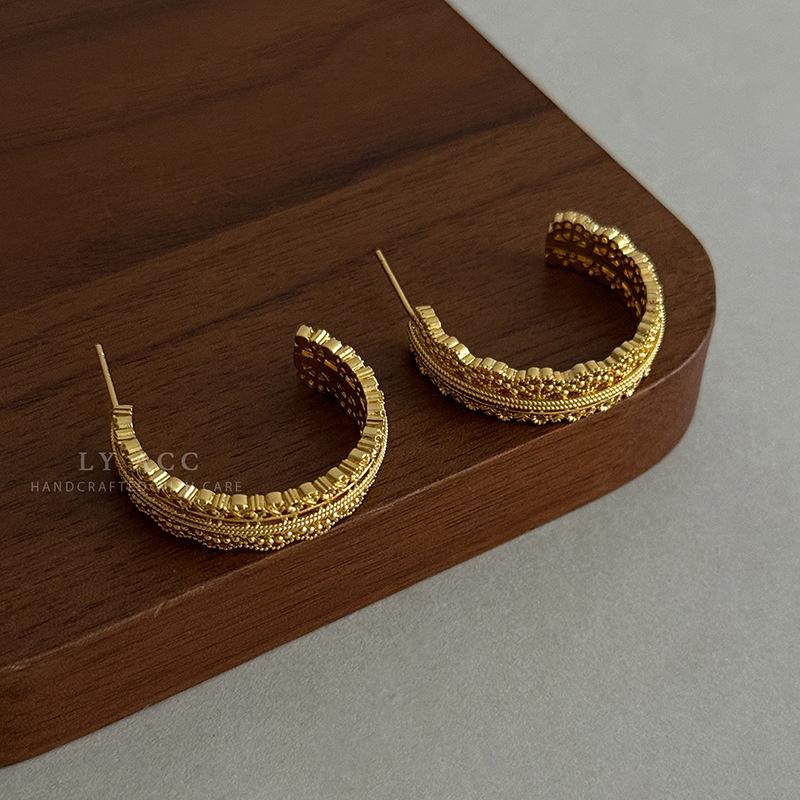 Minimalist Light Luxury Gold and Silver Earrings Versatile Commuting High-end Stud Earrings Temperament Versatile Niche Daily Noble Earrings