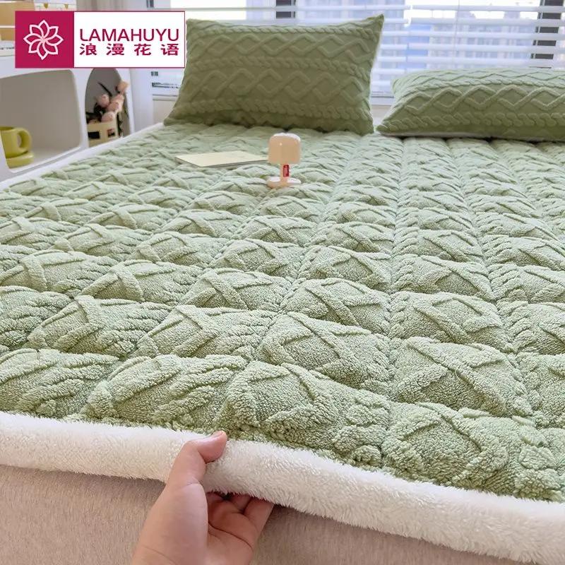 Warm Thicken Flannel Mattress Toppers Home Dormitory Soft Foldable Queen Bed Sheet Quilted Thin Tatami Mat Mattress Cover