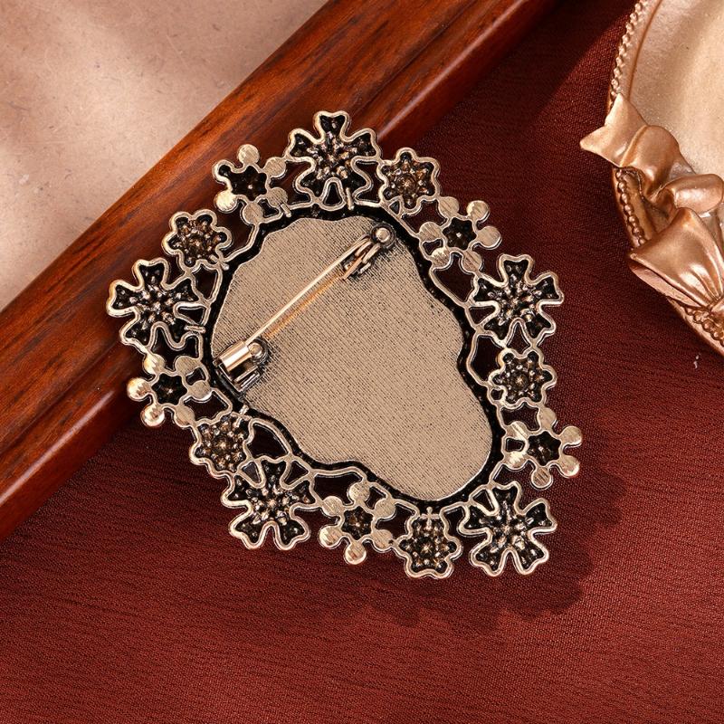 Luxury Big Heavy Flower Skull Brooch Jewelry Retro Ghost Witch Badge Pin For Coat Bag Decor Accessory Halloween Gift