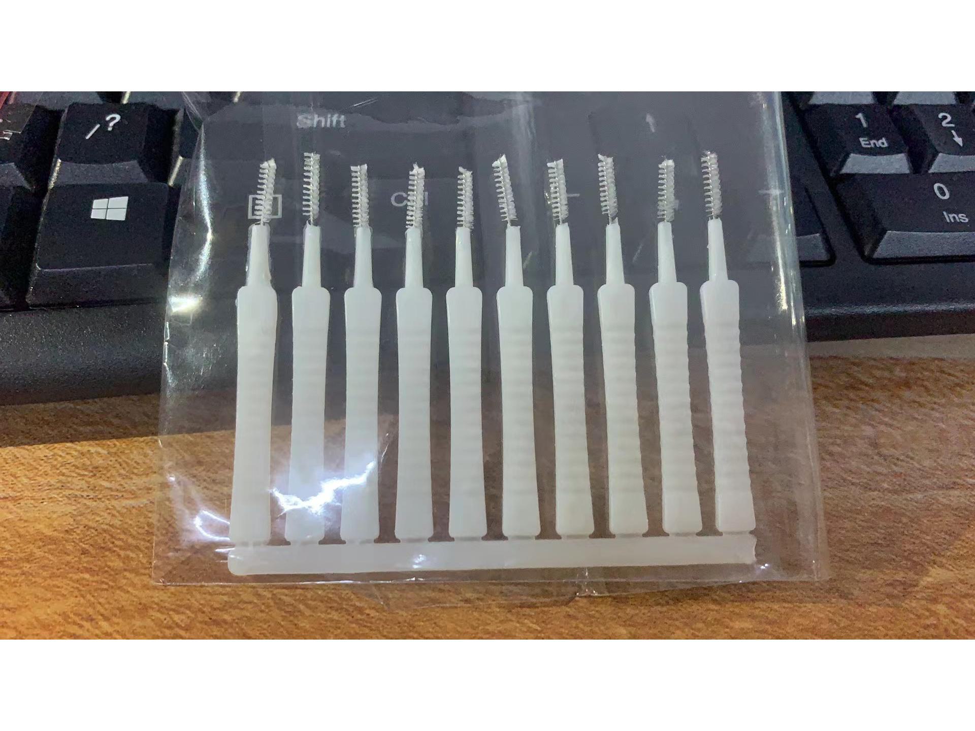 

Многофункциональная щетка для чистки щелей в душе и телефоне opp bag