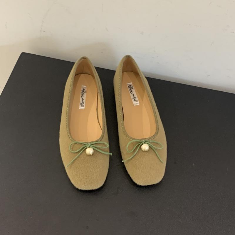 

French flat-bottomed pearl bow red single shoes women s 2025 new gentle evening breeze ballet grandma shoes 40