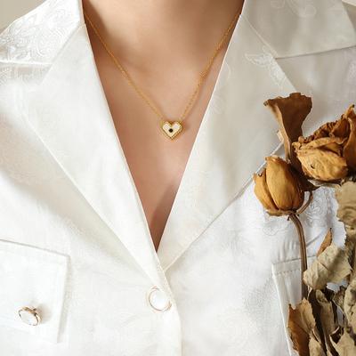 Simple Niche Design Inlaid With White Sea Shell Zircon Heart Pendant Necklace For Girlfriends Internet Celebrities With The Same Jewelry