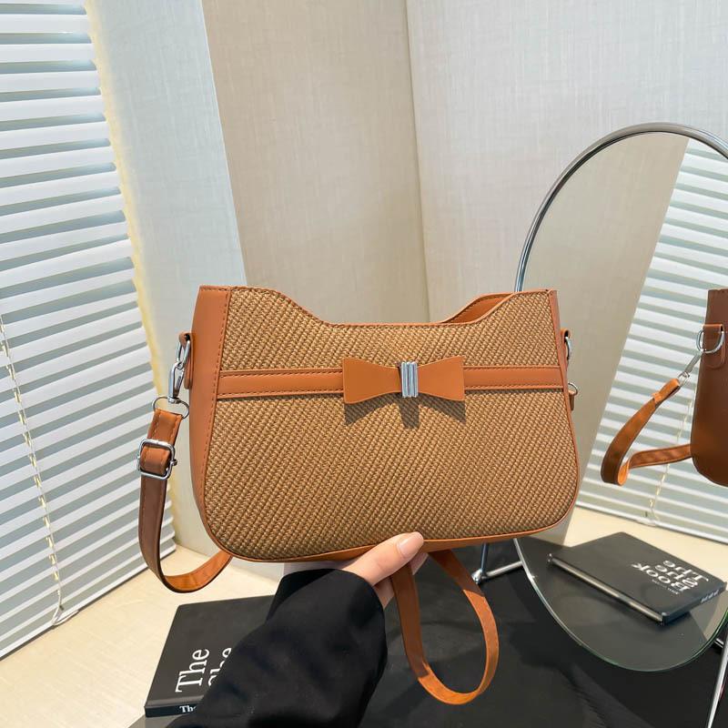 New Beautiful Bag New Trend Simple and Versatile Commuter Shoulder Messenger Bag Texture Underarm Women's Bag