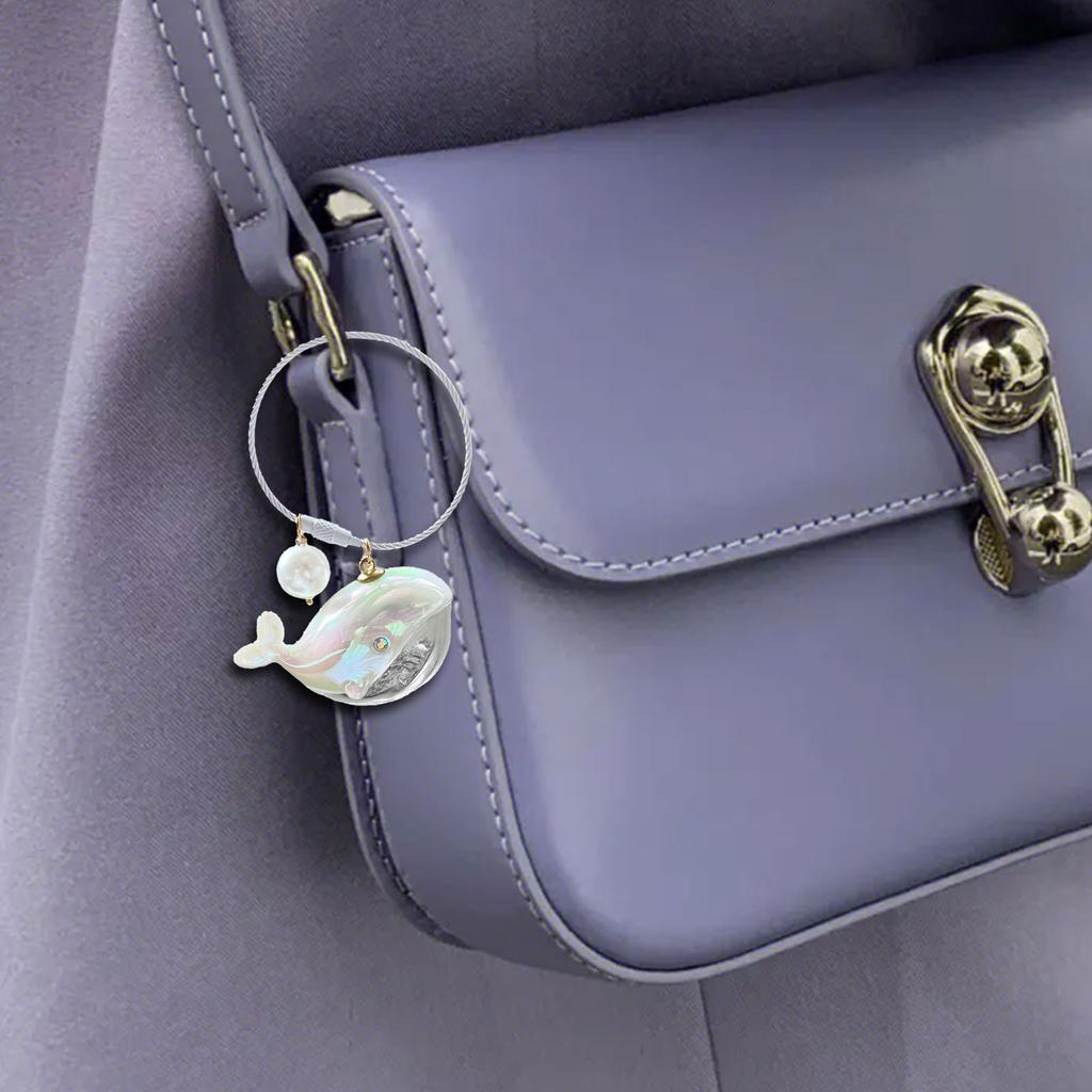 Set mit 2 niedlichen Schlüsselanhängern in Wal- und Fischform aus Acryl – ideal für Schüler und Modeliebhaber