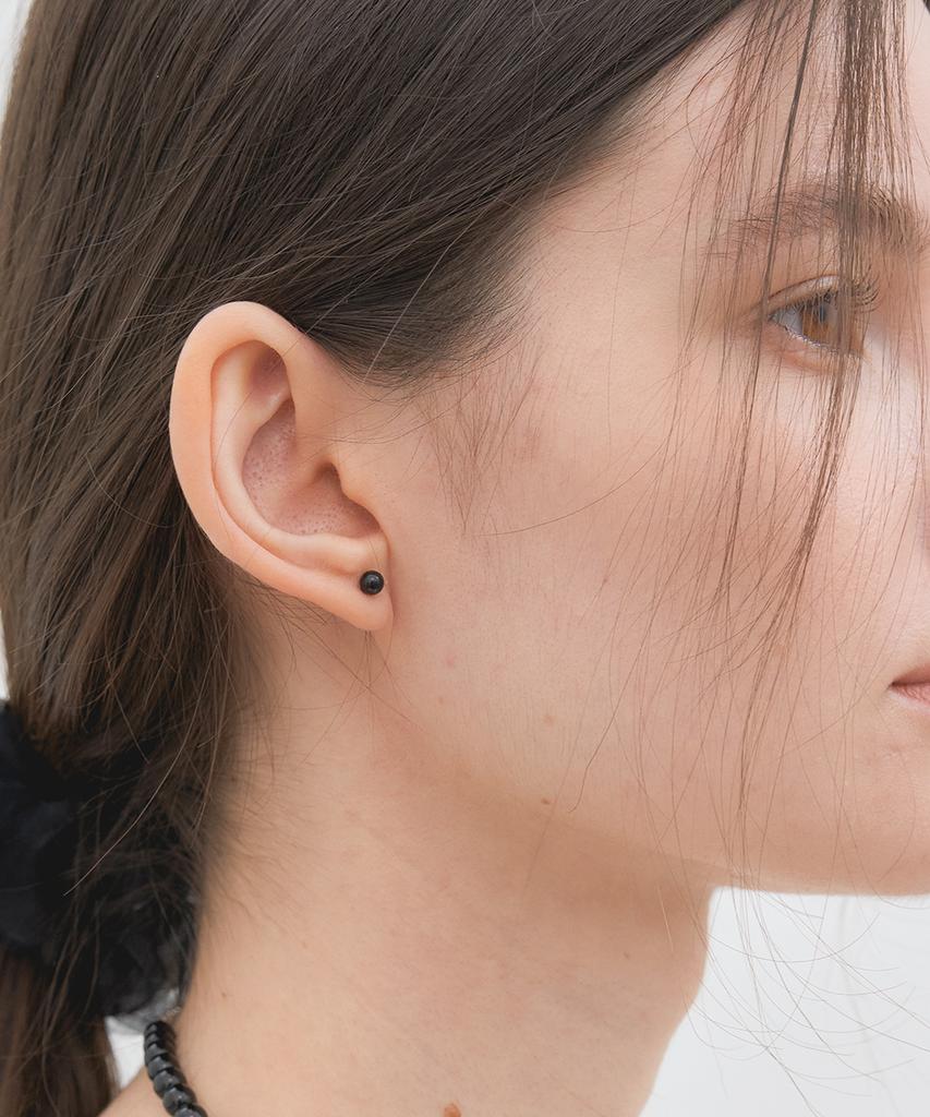 Halden Simple Onyx Black Earrings (E022_4Mm)
