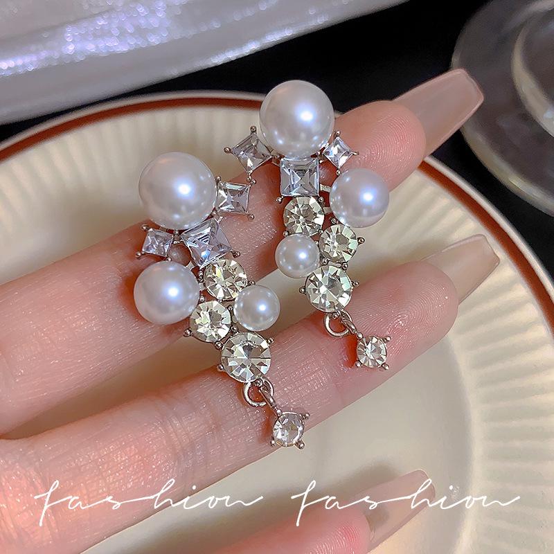 Korean-Style Diamond Tassel Bow Earrings - Elegant Long Earrings for All Occasions