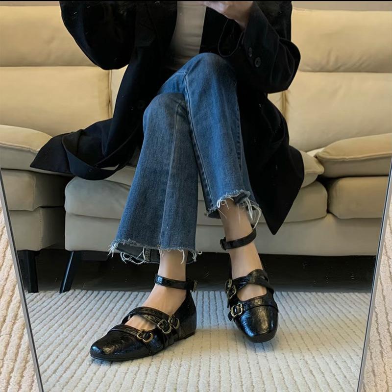 Single shoes women's new spring women's shoes retro small leather shoes shallow mouth Mary Jane shoes inner height increase heels fashion