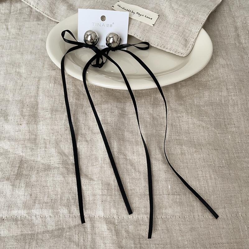 

Серьги-гвоздики в стиле балета с металлическим шариком, лентой, бантом и бахромой, женские, нишевые, индивидуальные, модные, универсальные серьги