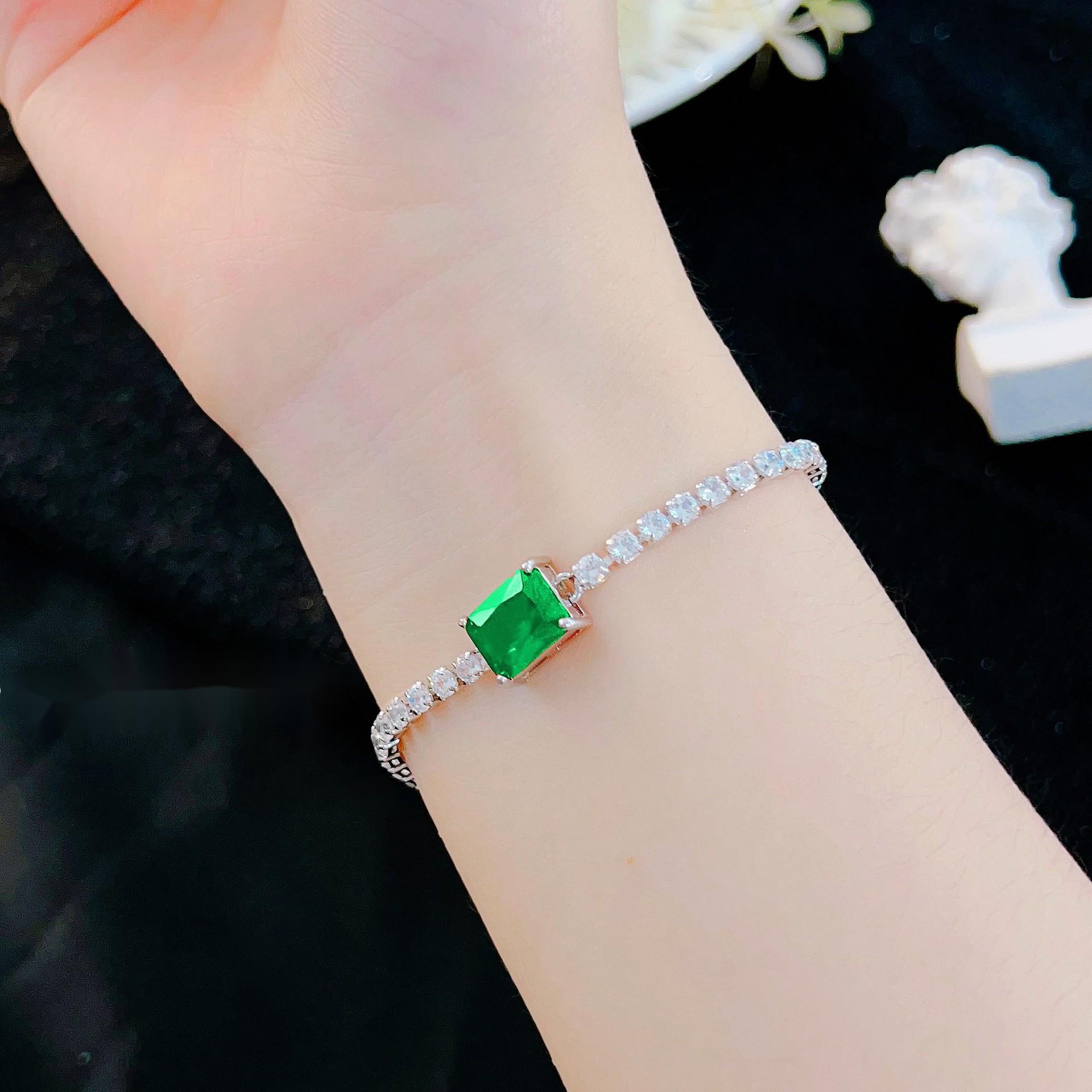 

BELLA BOX Легкий роскошный квадратный браслет в стиле дворца с изумрудно-красным корундом, полностью сверлящийся, подходит для женщин, повседневных модных ювелирных изделий для вечеринок зелёный