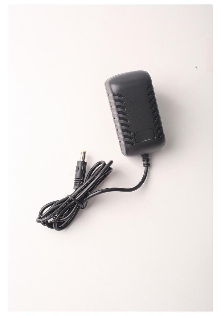 Isolated Multi-Output Guitar Pedal Power Supply, Low-Noise, Stabilized, 9V/12V.