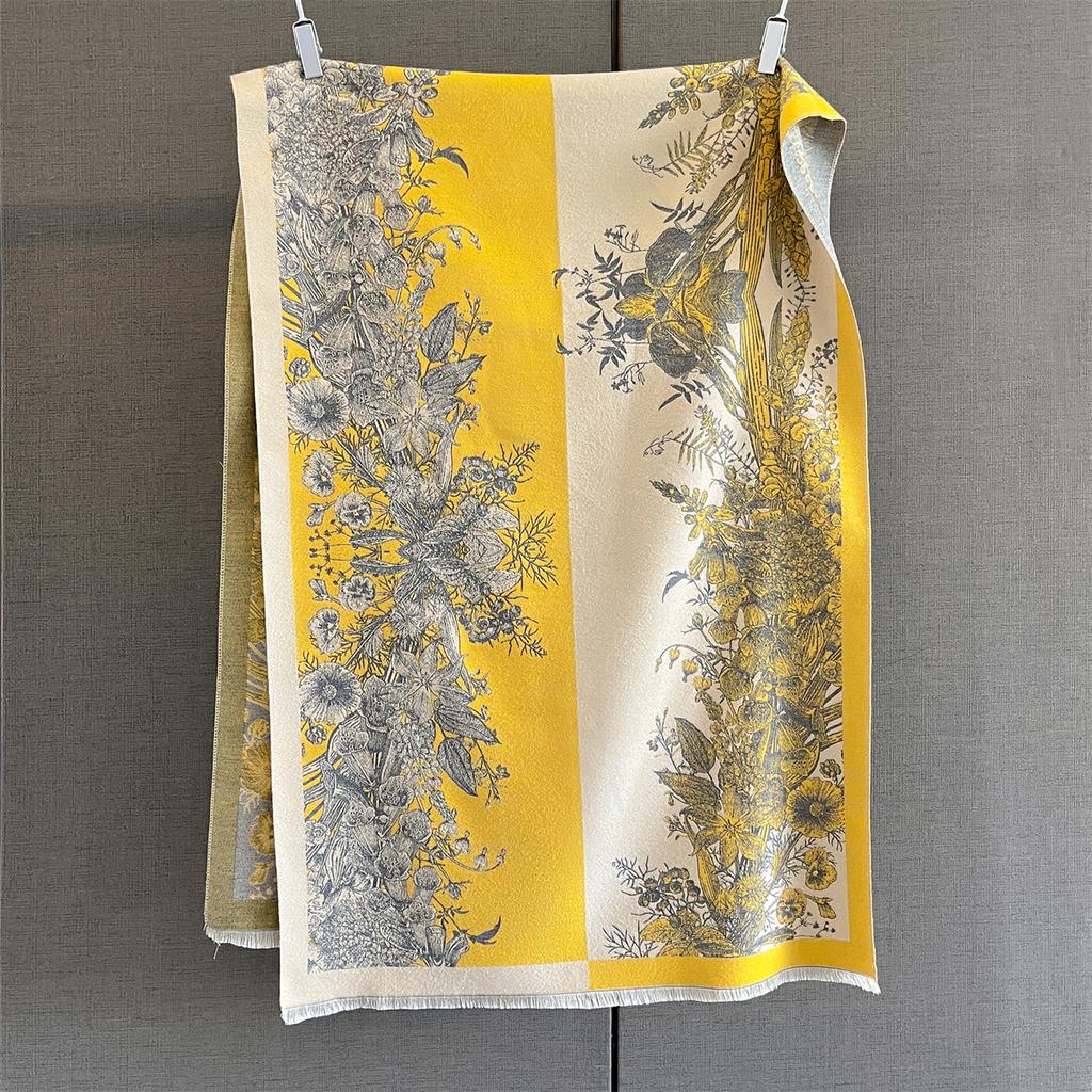 Luxury Thickened Warm Scarf Women‘S Floral Tassel Shawl Imitation Cashmere Pashmina Warps AutumnWinter Coldproof Blanket