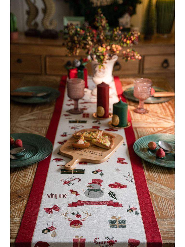 Jacquard Yarn-Dyed Christmas Snowman Reindeer Tassel Polyester Table/Bed Runner