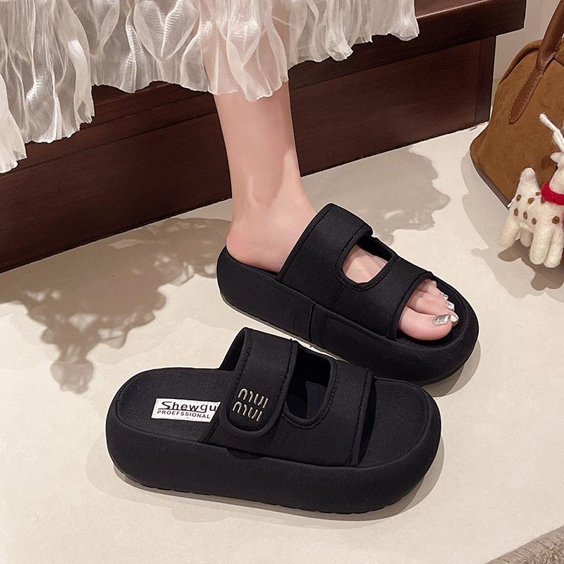 Thick-soled Velcro one-word slippers for women 2025 summer new versatile and lightweight outer wear fashionable casual cool slippers for women