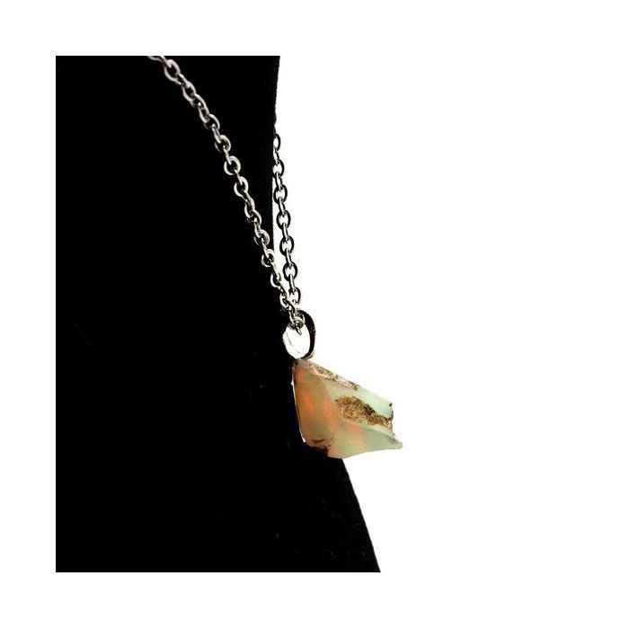 Pierres et Minéraux. Collier Opale brut. 9.19 ct. Wello, Ethiopie.