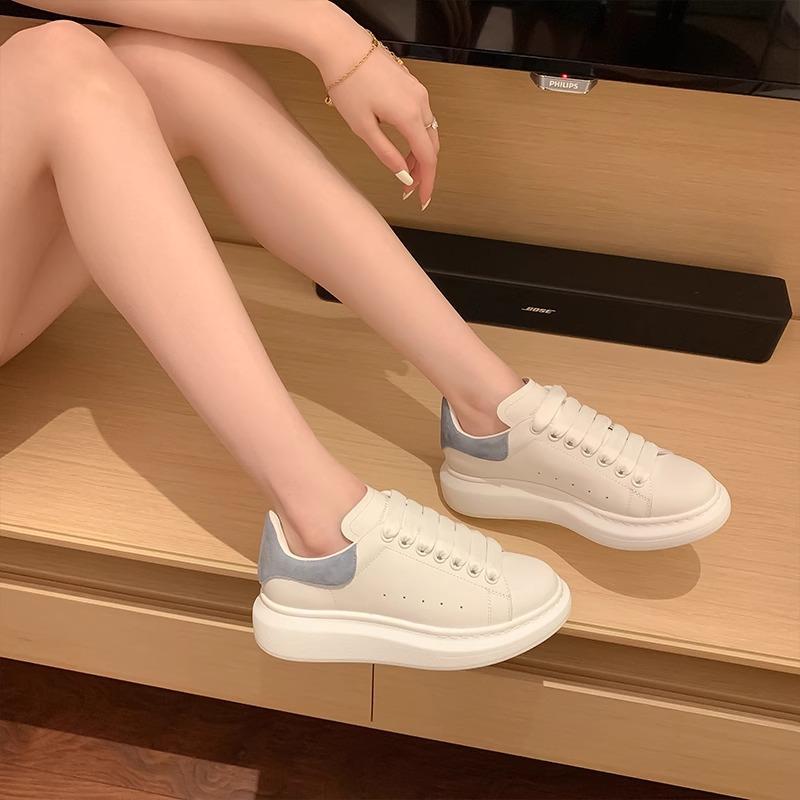 Plateau weiße Schuhe Damenschuhe Sommer neue Muffin-Schuhe Innenhöhenerhöhung Paar Board-Schuhe Frühling und Herbst vielseitig Leder atmungsaktiv