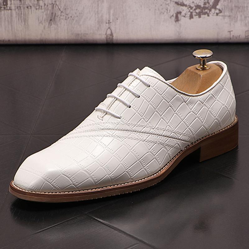 Luxury Designer Trend New Designer Pointed White Black Wedding Formal Oxford Shoes Men Casual Platform Homecoming Dress Footwear