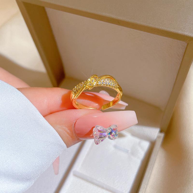 Real Gold Electroplating Opening Twisted Women'S Fashion Slightly Inlaid Light Luxury Ring Index Finger Ring Same Cold Wind