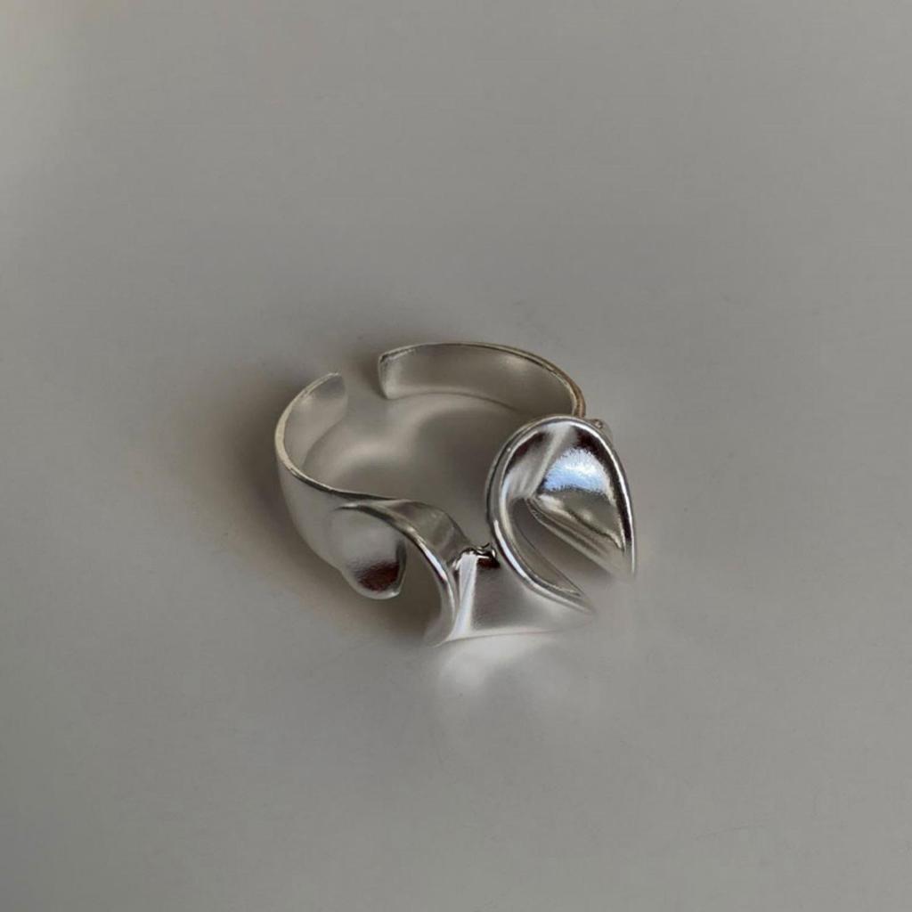 Women's High-End Light Luxury Sterling Silver Ring - Non-Fading, Versatile Index Finger Accessory
