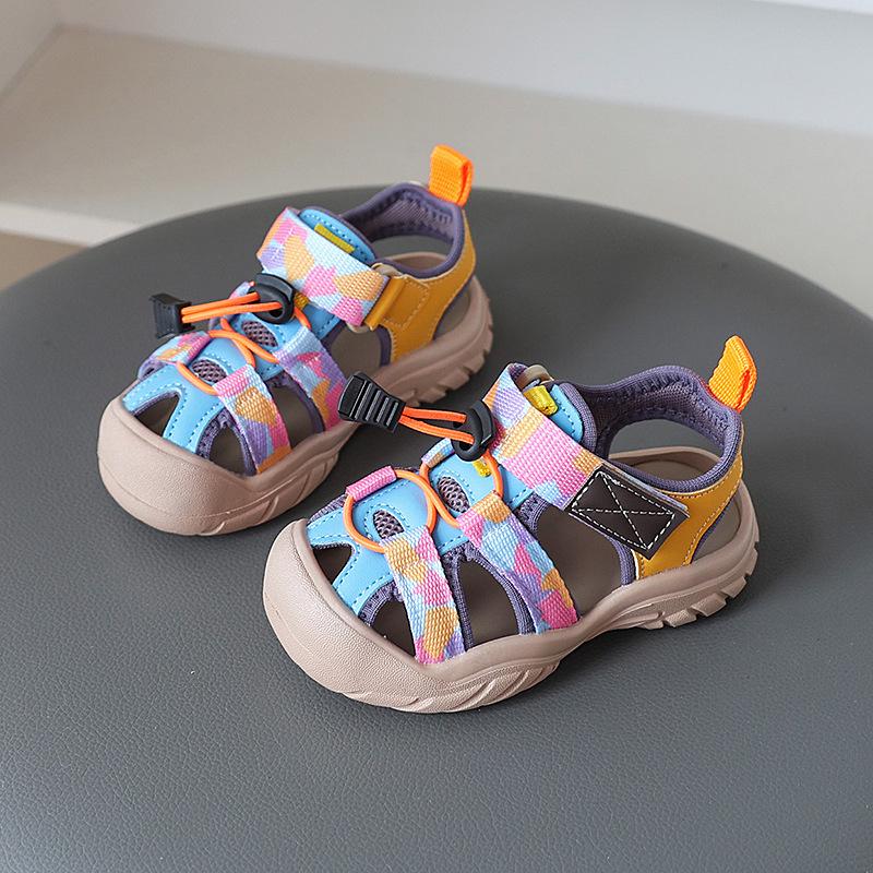 

Summer children s wading shoes, new style girls closed-toe sports sandals, Korean version boys camouflage non-slip beach shoes 26-30Code【One Hand5Doub