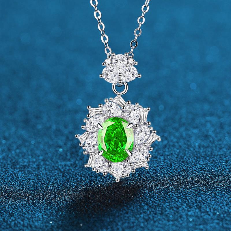 

S925 Sterling Silver Necklace with Rose Red and Green Padparadscha Ice Flower Pendant - European and American Luxury Jewelry S925 Silver зелёный
