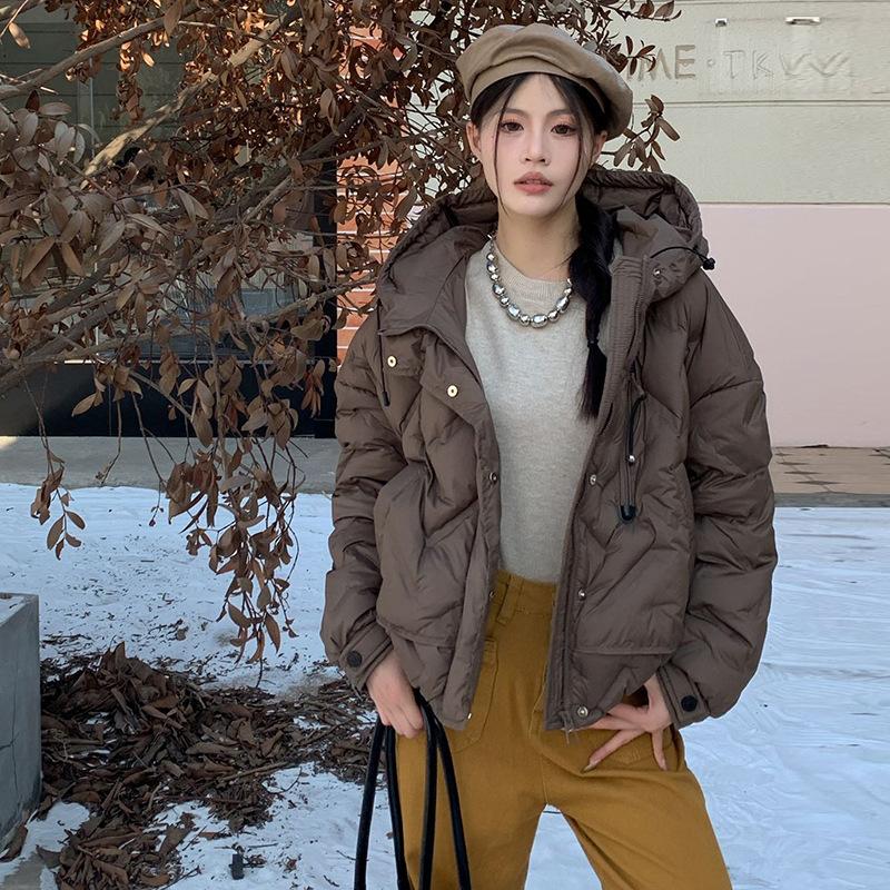 

Премиальный пуховик с капюшоном из белого утиного пуха женский короткий 2025 новый дизайн проклеенный повседневный пуховик «хлеб» модный S темно-коричневого