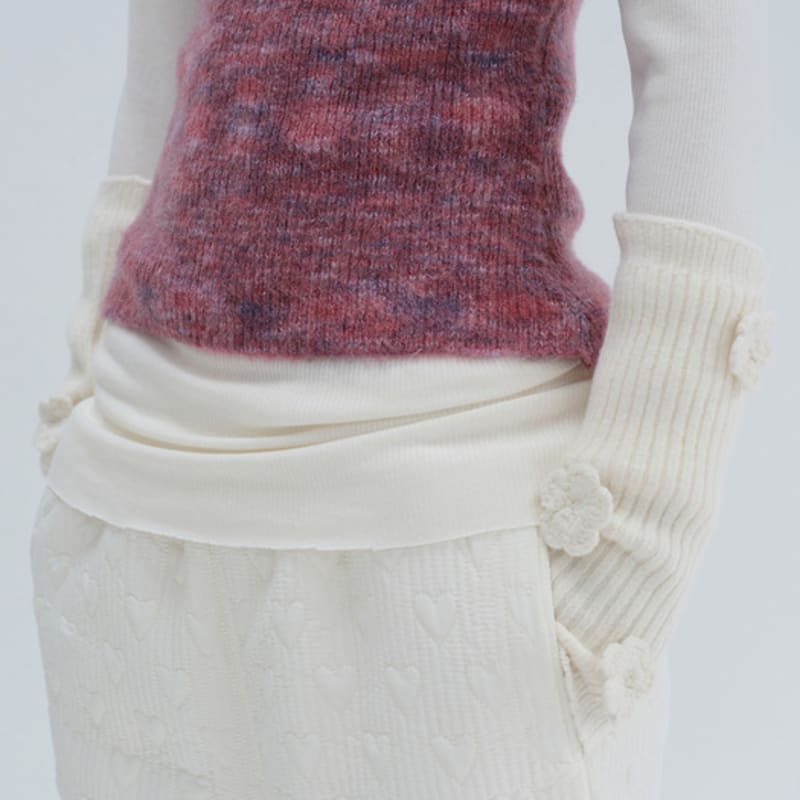 DIAGONAL APPLIQUE HAND WARMER (ivory)