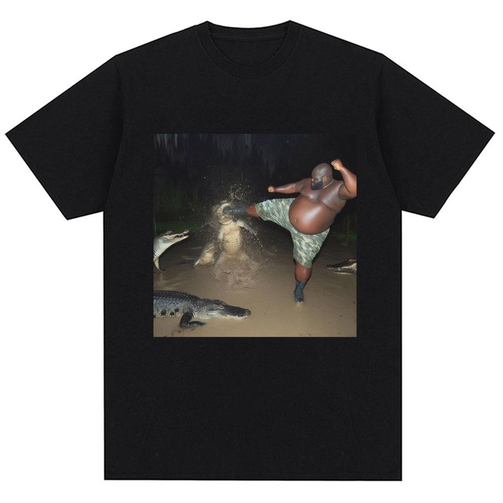 Funny Man Kick Alligator in Swamp Meme Tshirt Men Women Humor Vintage Short Sleeve Oversized Cotton Casual Tshirt Streetwear