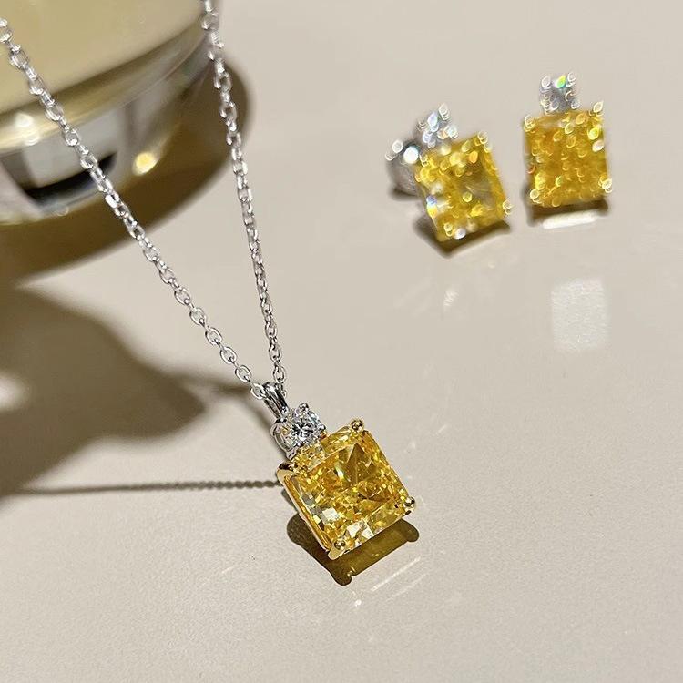 Luxury Light Luxury Large Carat Yellow Diamond Ring Super Flash Ice Flower Ceredian High Carbon Diamond Pendant Necklace Female Stud Earrings