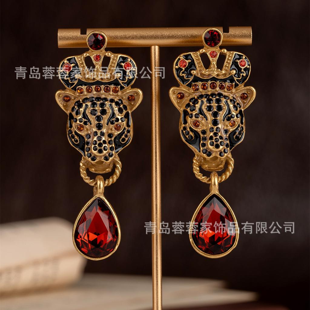 Vintage Colored Heavy Industry Mythical Beast Leopard Head Shaped Earrings Set With Diamonds Water Droplets Retro Atmospheric