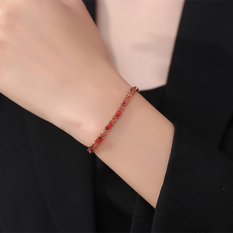 Pulseira de pedra preciosa vermelha da marca Mihmily. Moda de nicho, temperamento simples, versátil