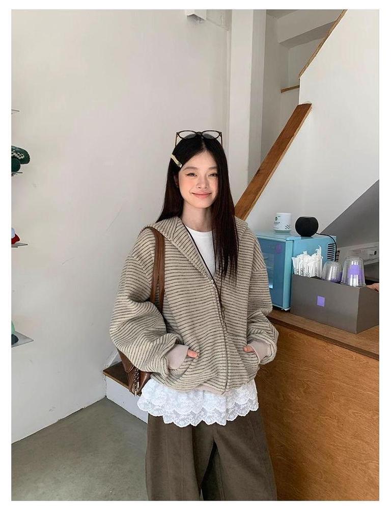 Korean Lace Thermal Slim-Fit Women's Long-Sleeve T-shirt, Autumn/Winter 2025 Style