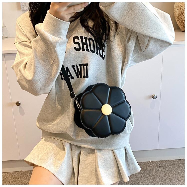 Stylish Floral Shoulder Bag For Women Cute Round Crossbody Bag With Zipper Closure