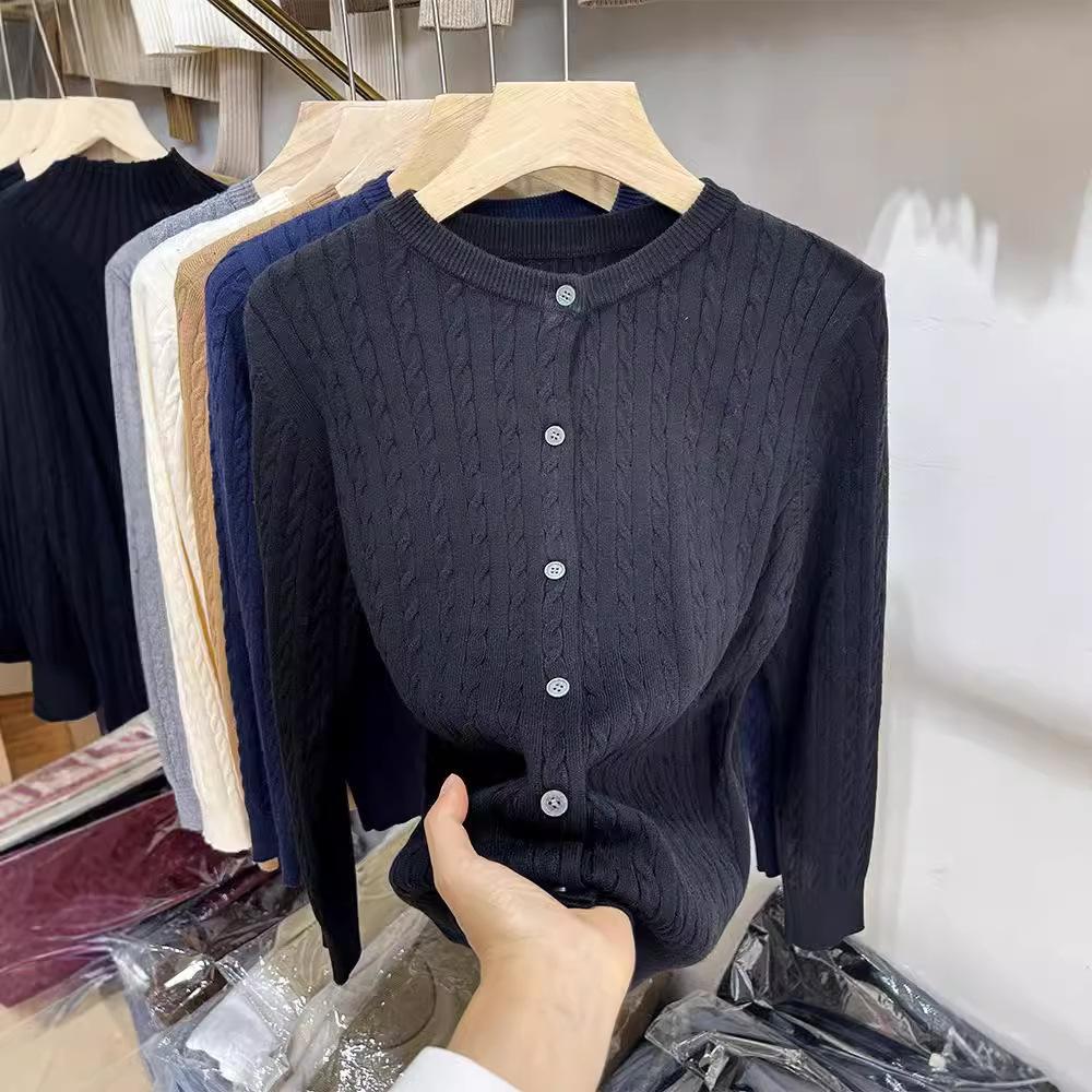 

Вязаный кардиган с вышивкой в виде пони в стиле «старые деньги» для женщин, осень, зима, ранняя весна, винтажный красный белый свитер с круглым вырезом, куртка One size