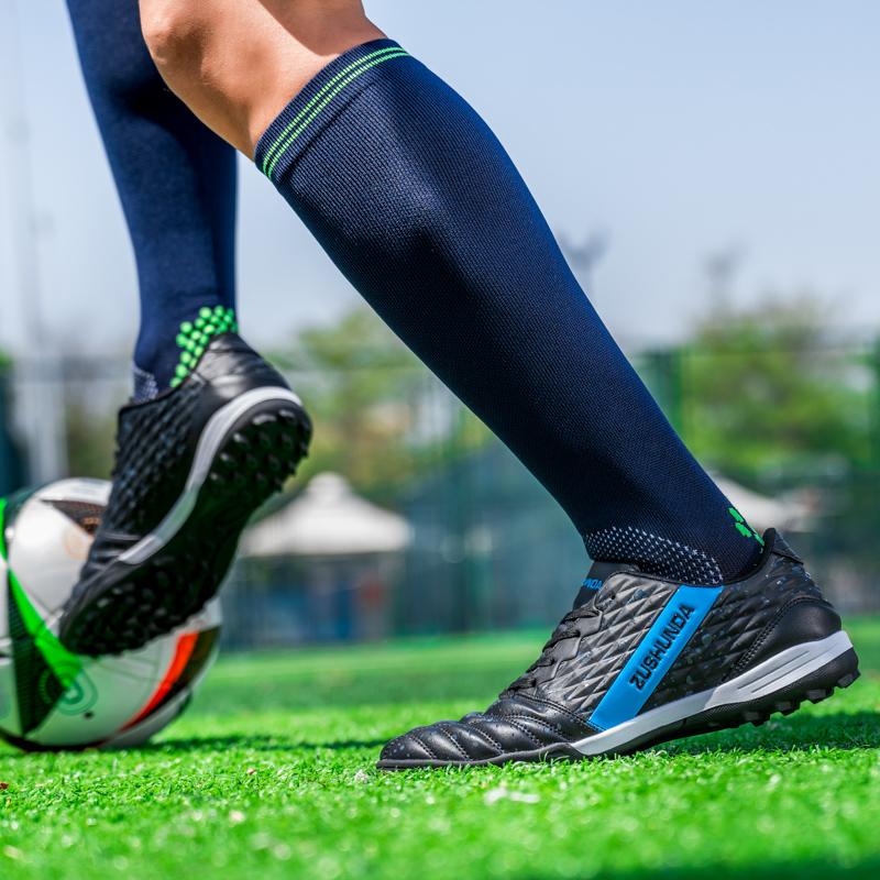 New Men Football Shoes Professional Fast Soccer Shoes Indoor Cleats Football Field Boots Society Cleats Ultralight Sneaker Match