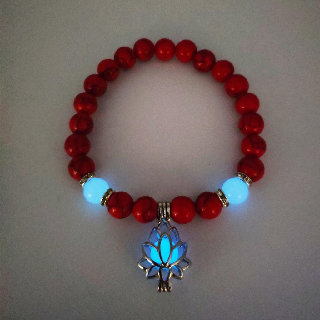 Náramek s tyrkysovými korálky Buddhy - Svítící náramek s energií lotosu a sanskrtským designem pro jógu a meditaci