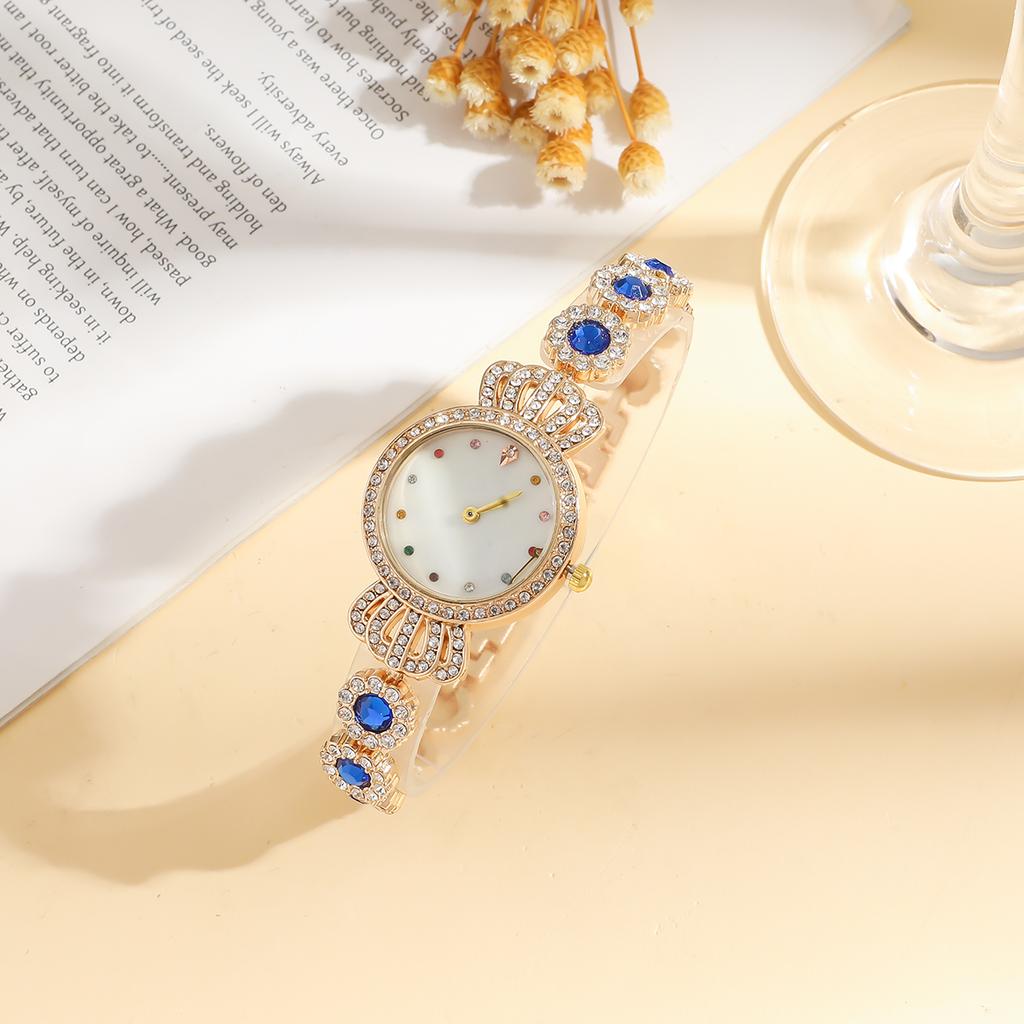 Diamond-studded Crown Dial, Vintage Diamond-studded Watch Strap, Simple Scale Design, with a Set of Five Accessories. S