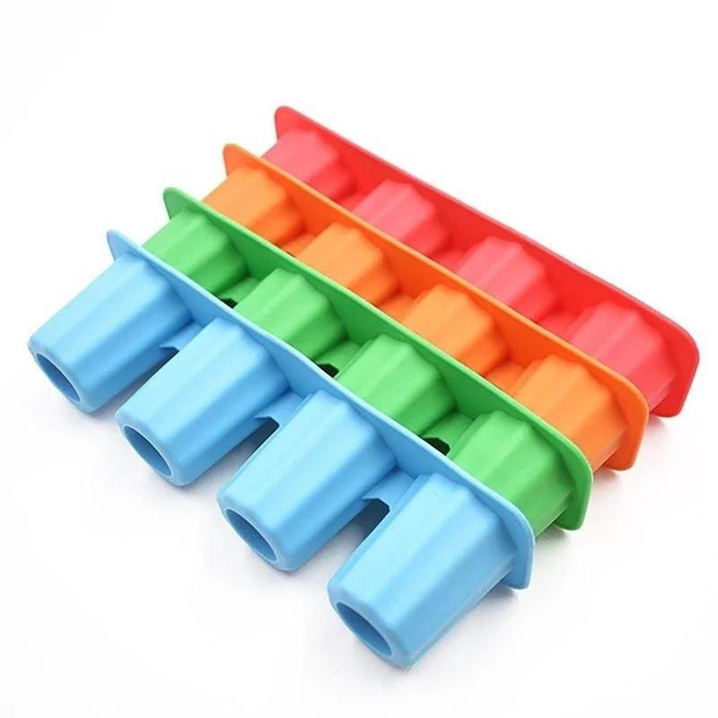 Shooters Eiswürfelbereiter Schnapsglas Gefrierform Maker Silikon Eiswürfelform Party 4-Tassen (Farbe:Zufällig)