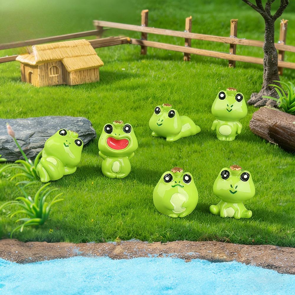 6/30 Stück Leuchtende Harz-Krone Frosch Leuchtende Kleine Frösche für Puppenhaus-Dekor Mikro-Feengarten Mooslandschaft Tischdekoration