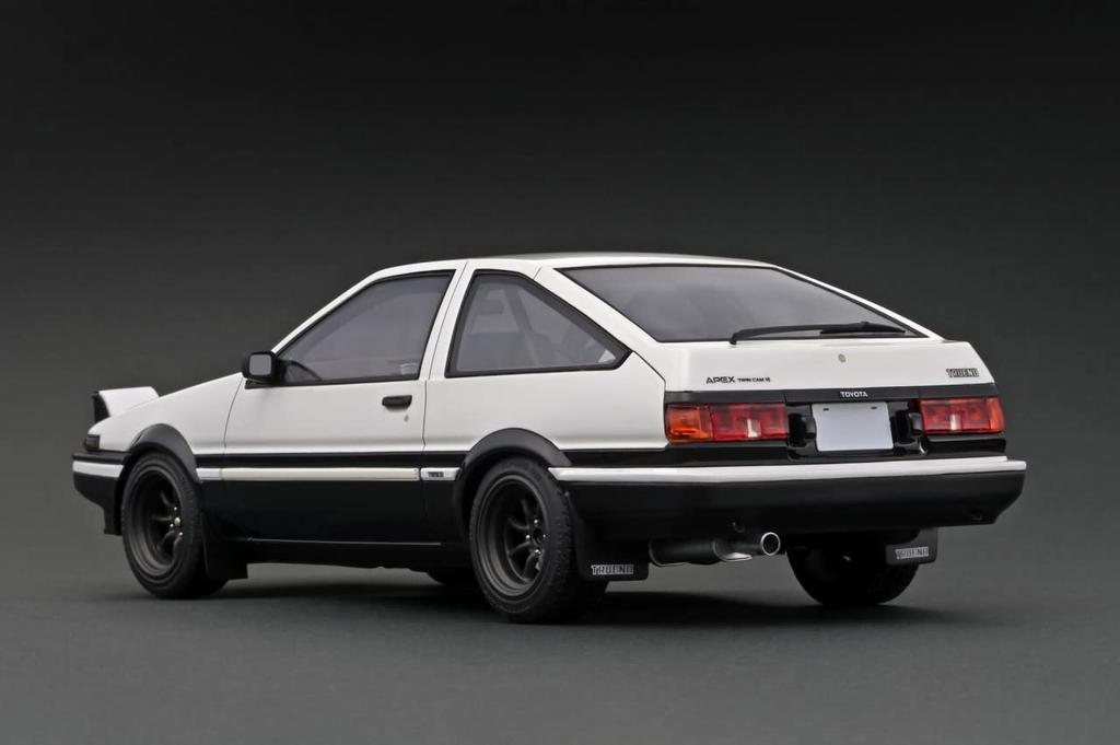 ignition model INITIAL D Toyota Sprinter Trueno 3Dr GT Apex Finished Product IG2871 1/18 (AE86) White/Black
