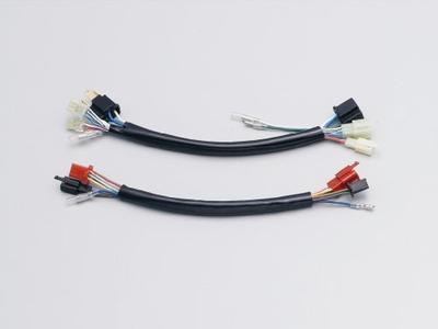 Akcesoria do elektroniki samochodowej – Kable, adaptery, gniazda