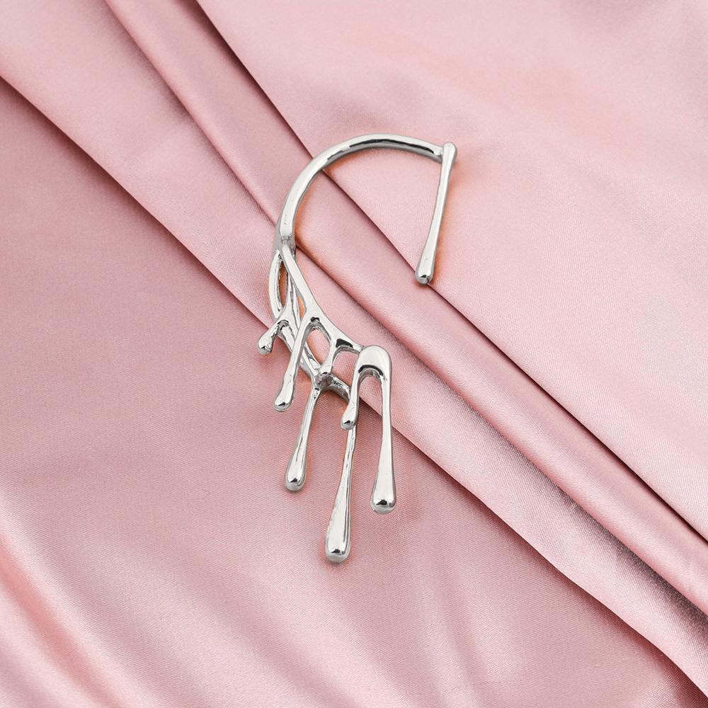 

Стильные геометрические серьги из сплава с нерегулярным лавовым подвесом золотого и серебряного цвета