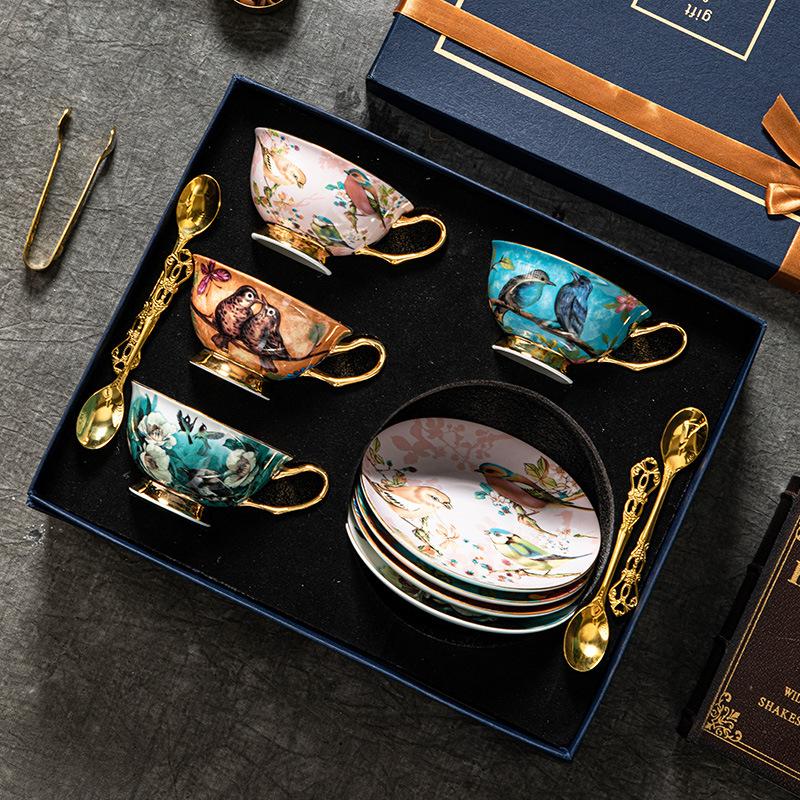 

Живий подарунок дівчатам високоцінні кавові чашки чашки блюдця кістяна порцеляна кераміка подарунок на день народження високоякісний набір для чаювання afternoon tea 220ml