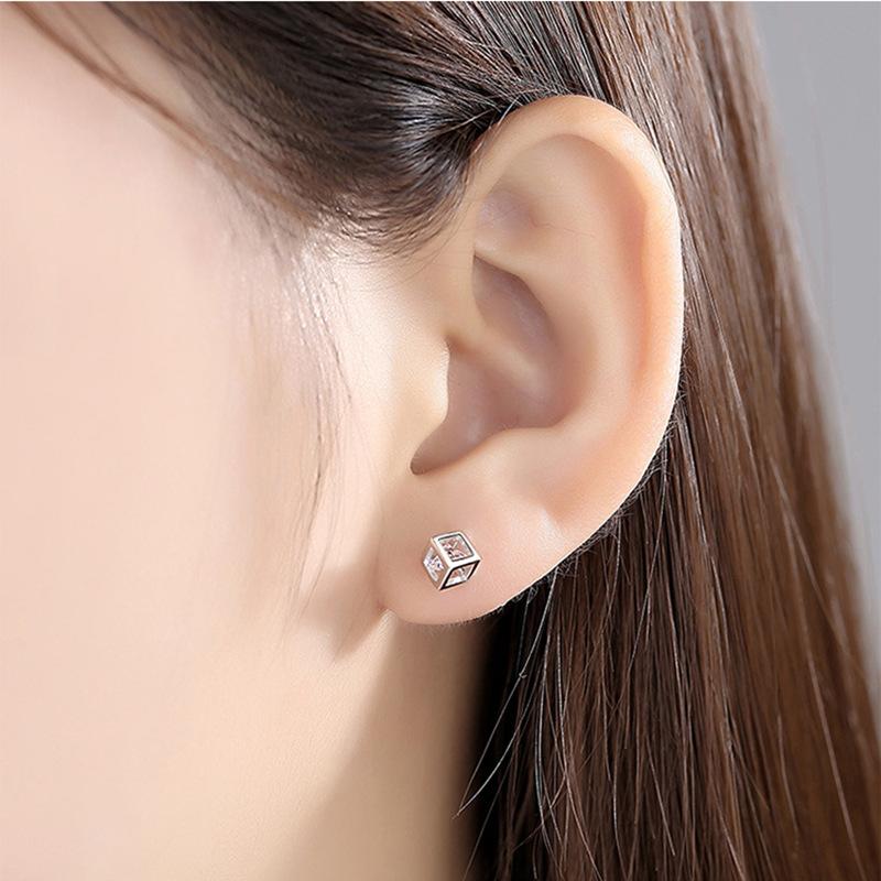 Silver Love Rubik's Cube Earrings for Women, Japanese and Korean Simple Fashion Temperament Personalized Square Earrings for Earrings