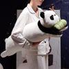 Cartoon-Tier Panda Langes Wurfkissen Plüschtier Puppe Waschbärpuppe Mädchen Schlafbeinpuppe