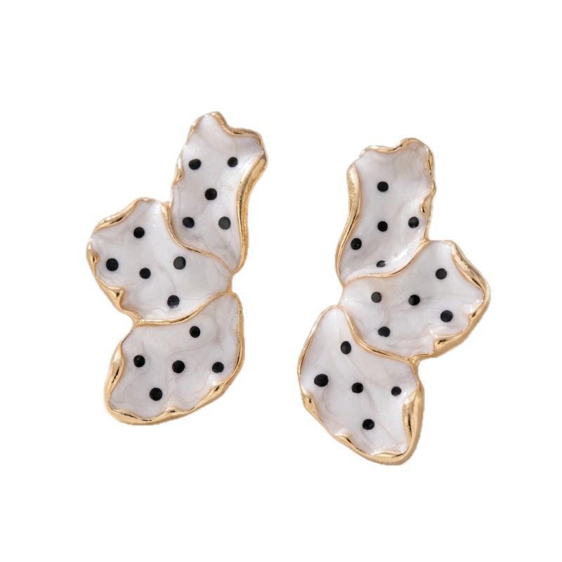 1 Pair Dripping Oil Irregular Petal Stud Earrings for Women Elegant Floral Design Anti-allergy Business Casual Wear Jewelry